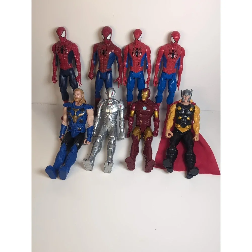 LOT of 8 Marvel Avenger 12